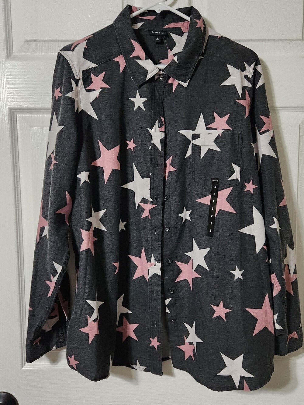 torrid Burnout Dark Gray Button-Up Shirt with Pink & White Stars, Size 2X
